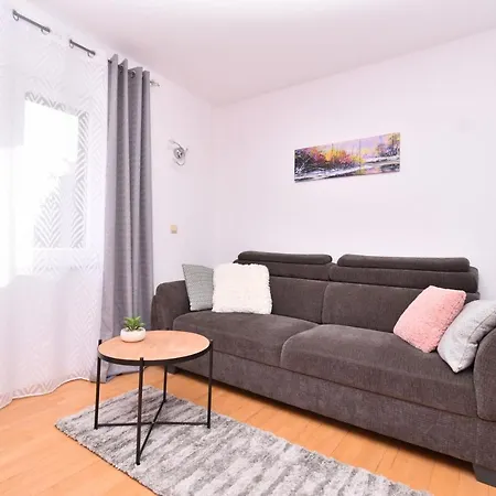 Apartment Sunny Garden Sibenik, Cozy Near Old Town