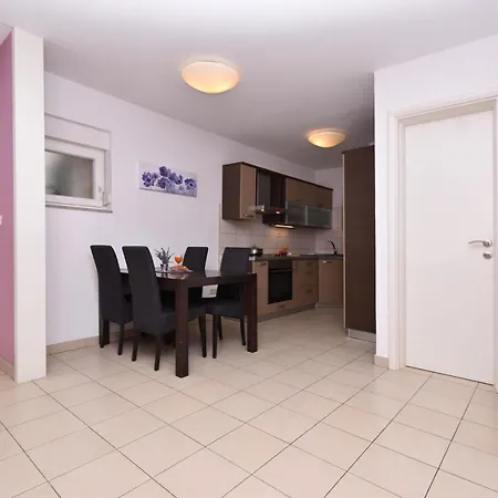 Sunny Garden Sibenik, Cozy Near Old Town شقة شيبينيك