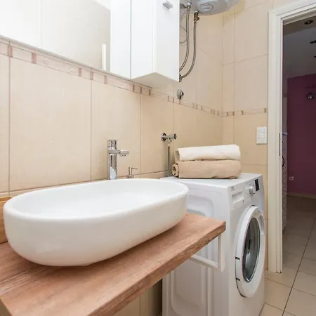 Sunny Garden Sibenik, Cozy Near Old Town شقة *