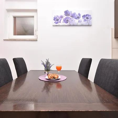 Sunny Garden Sibenik, Cozy Near Old Town Apartman *