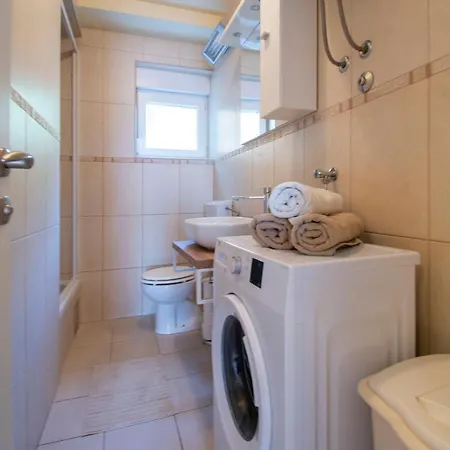 Sunny Garden Sibenik, Cozy Near Old Town شقة شيبينيك