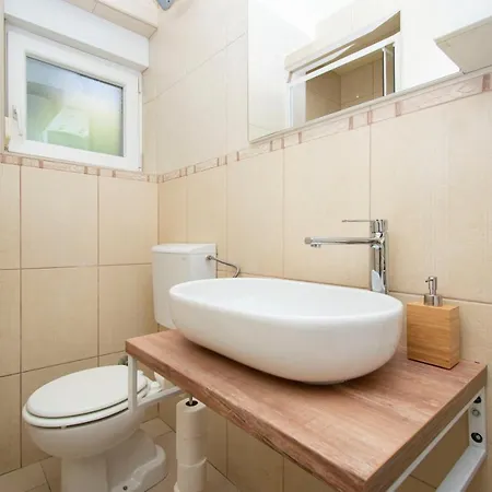 Sunny Garden Sibenik, Cozy Near Old Town شقة