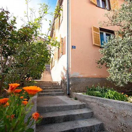 公寓 Sunny Garden Sibenik, Cozy Near Old Town 希贝尼克