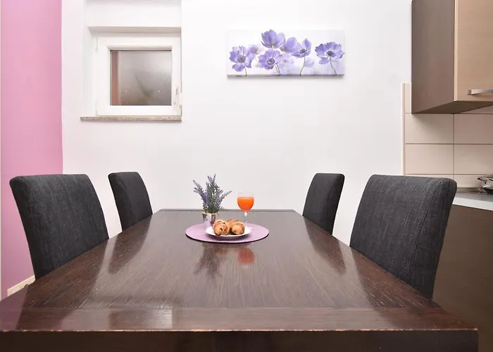 Sunny Garden Sibenik, Cozy Near Old Town アパート *