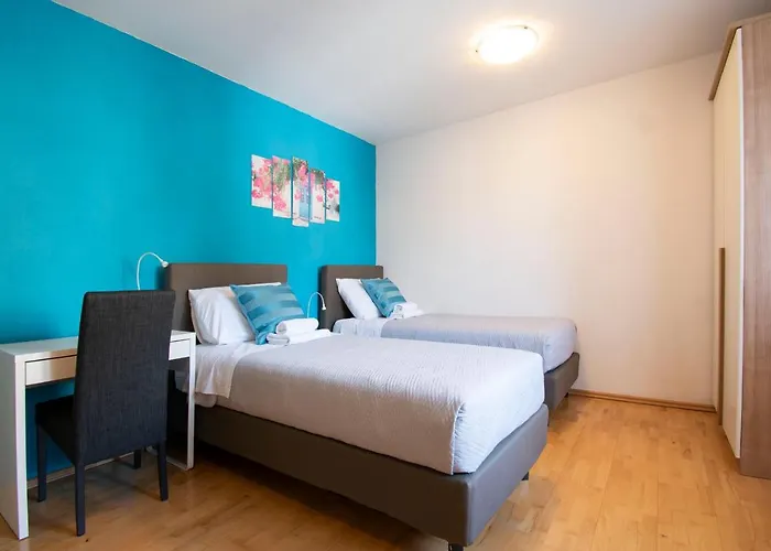 Sunny Garden Sibenik, Cozy Near Old Town 아파트 *