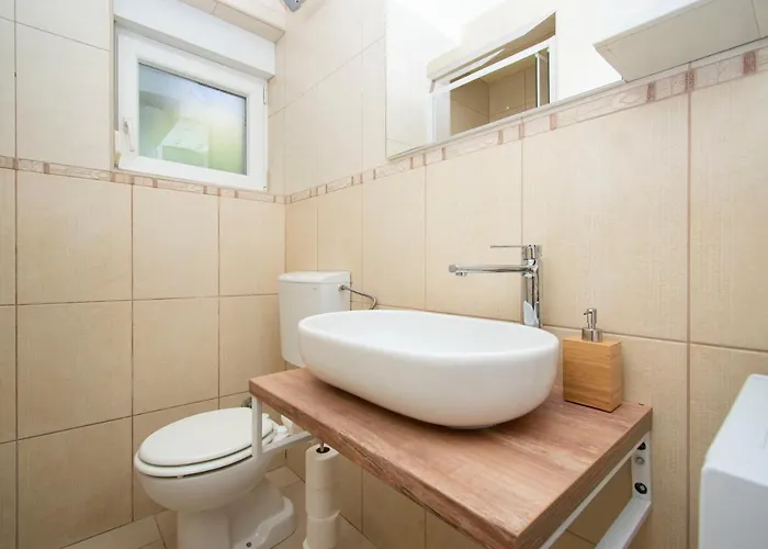 Sunny Garden Sibenik, Cozy Near Old Town 아파트